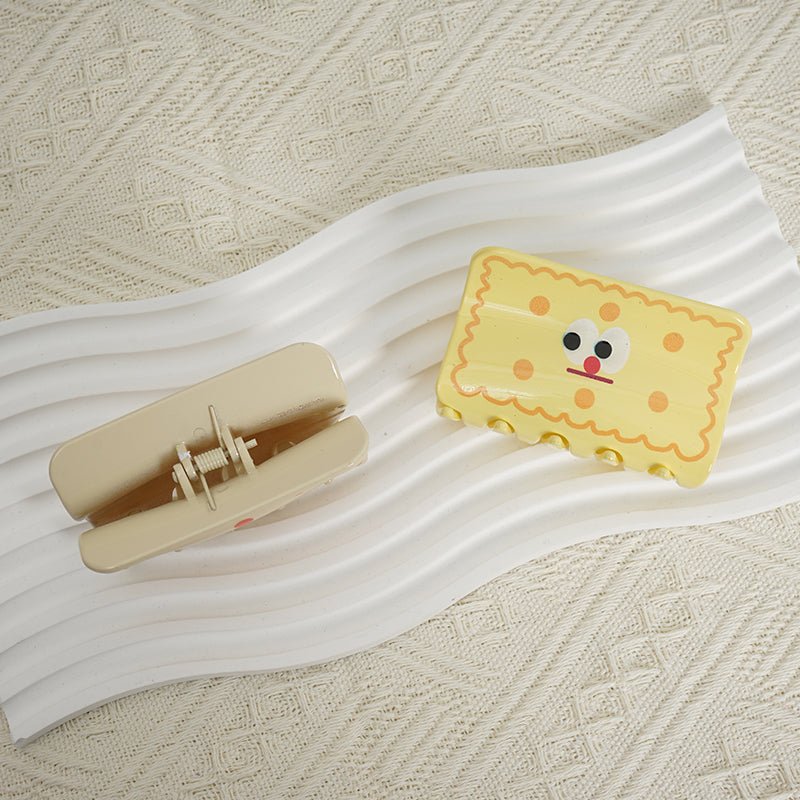 Pink Plastic Hair Clip with Smiling Face Design 10