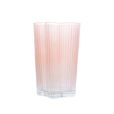 كوب زجاجي وردي مضلع 420 مل بتصميم عصري