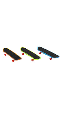 Finger skateboards with textured dark decks and colored wheels, set of 3