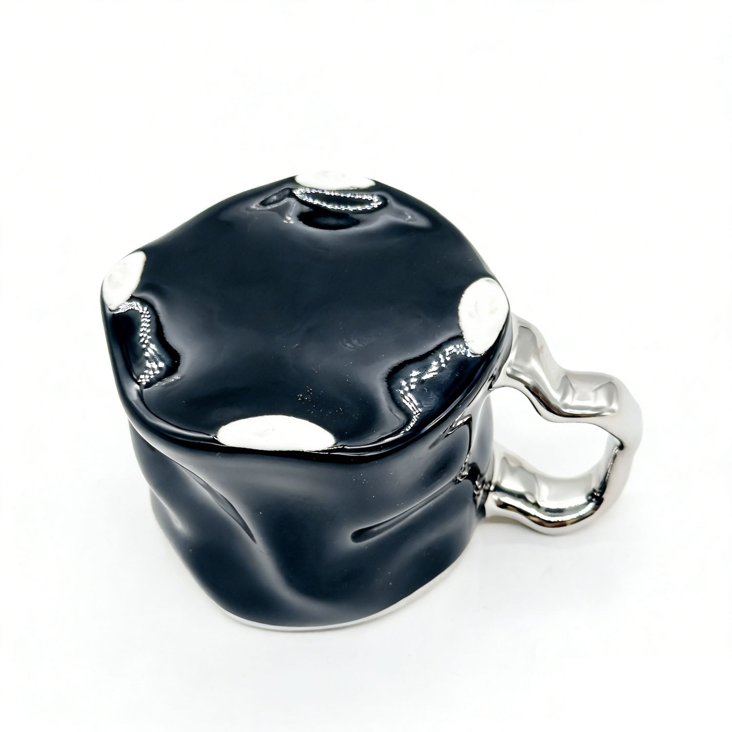Ceramic cup with modern metallic handle design 3
