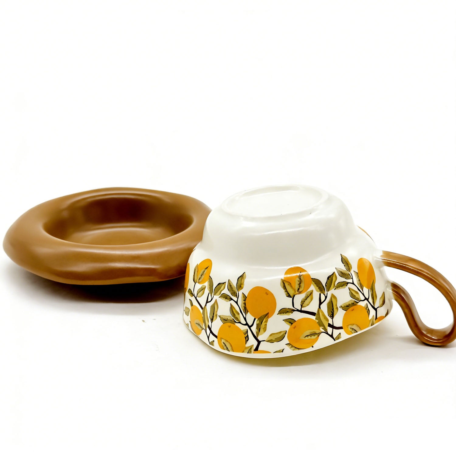 Ceramic cup with decorative plate 6
