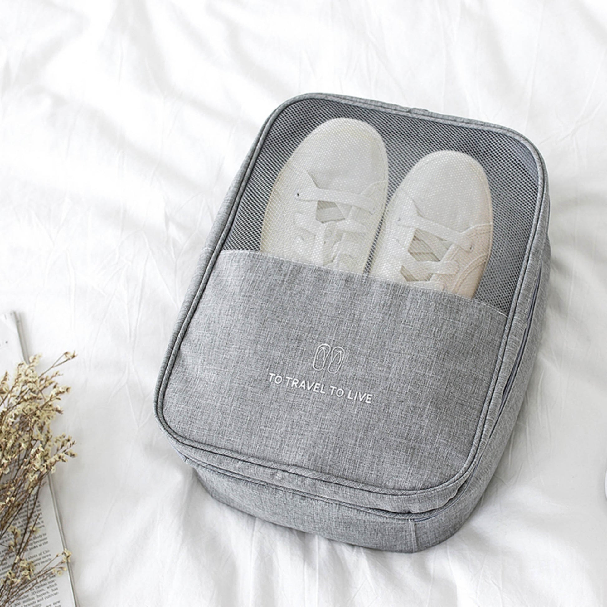 Travel shoe box