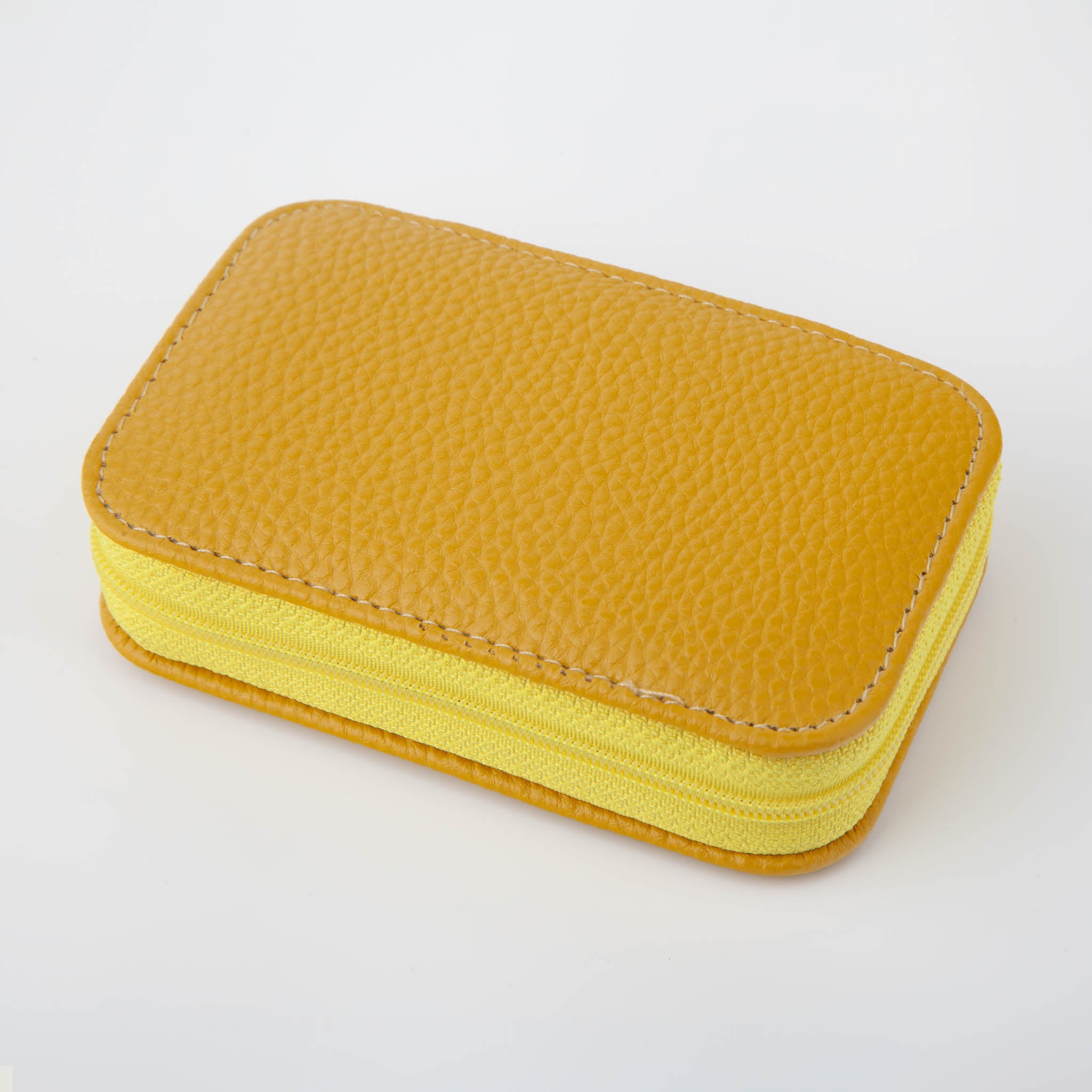 Portable Sewing Kit with Multi-Color Thread Spools 5