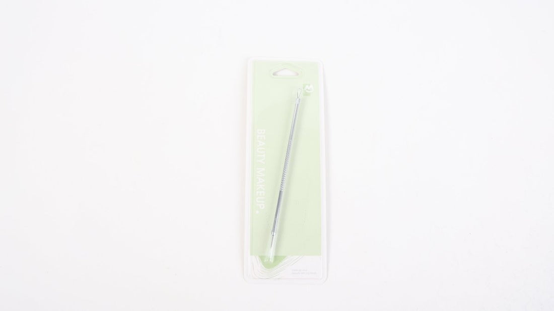 Blackhead removal tool with slim metal loop end