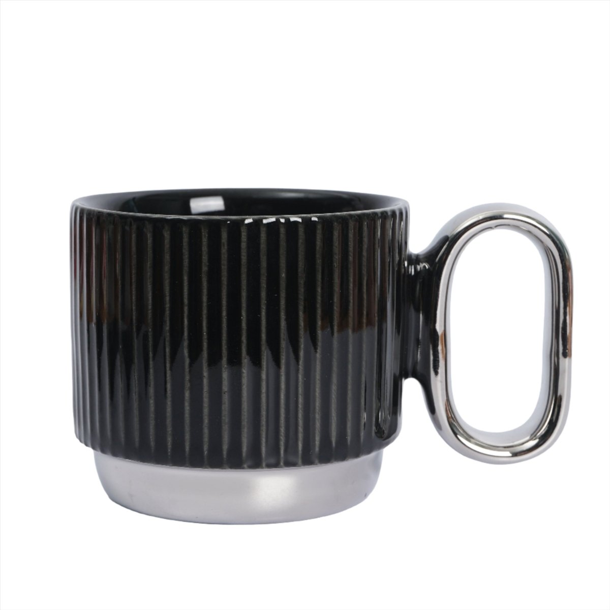 Elegant Ceramic Cup with Modern Design 1
