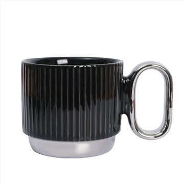 Elegant Ceramic Cup with Modern Design 1