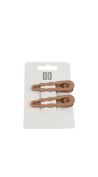 Hair clip set on card, two brown wavy clips