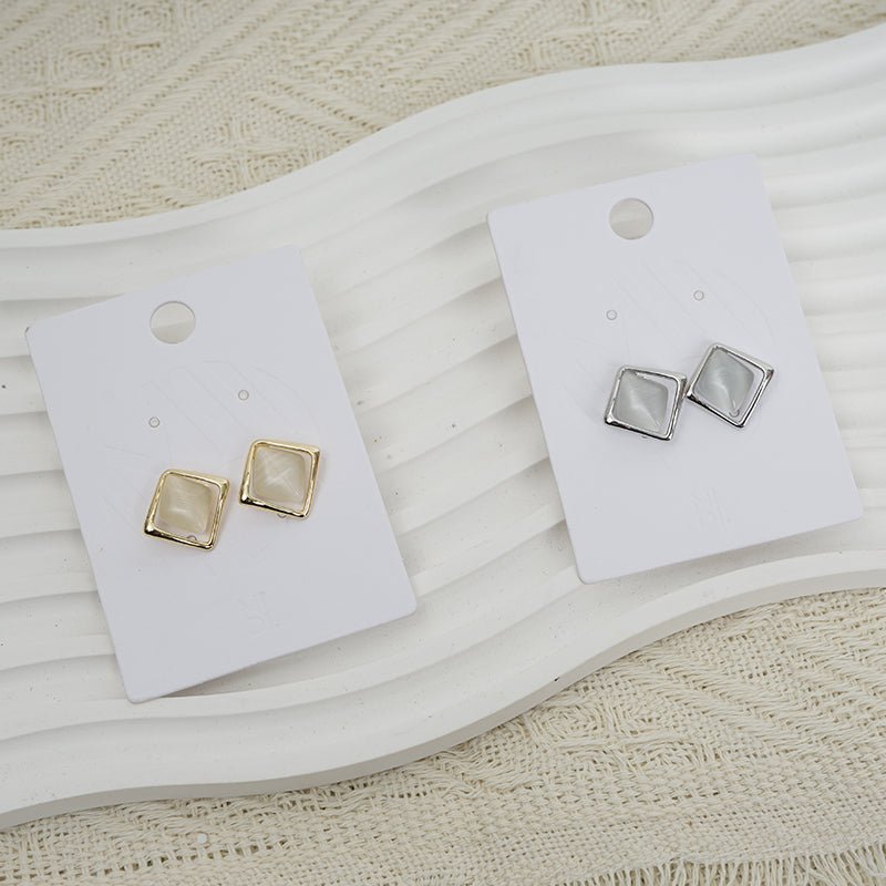 Elegant Square Gold Earrings - MIDI