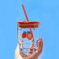 Glass cup 450ml with lid and straw, red strawberry/berry fruit print