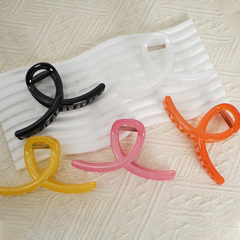 Medium Size Pink Plastic Hair Clip 6